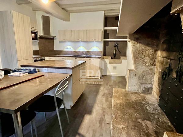 PROPRIETE D'EXCEPTION EN CENTRE D'UN BOURG PITTORESQUE