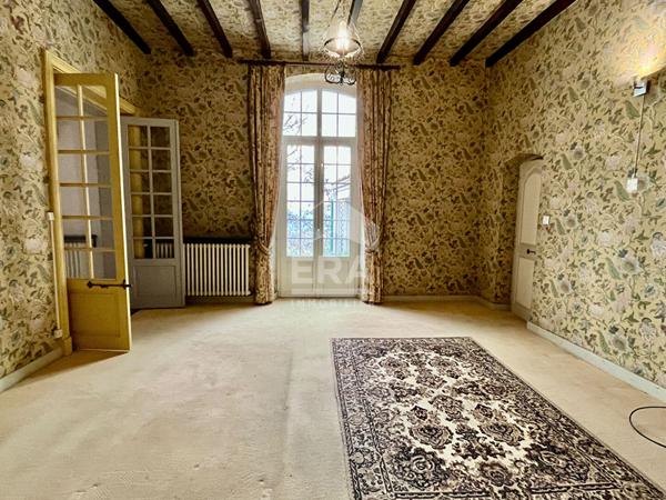 PROPRIETE D'EXCEPTION EN CENTRE D'UN BOURG PITTORESQUE
