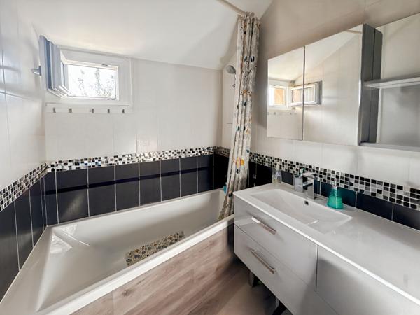 Maison Jouy Le Moutier 6 pièce(s) 104.50 m2