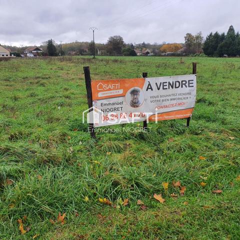 Superbe terrain constructible, borné d'environ 1700 m²