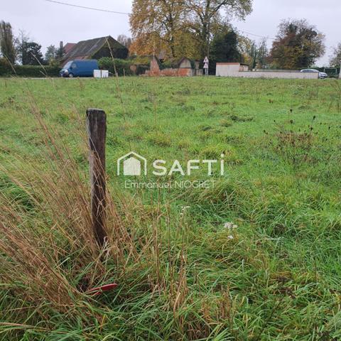 Superbe terrain constructible, borné d'environ 1700 m²