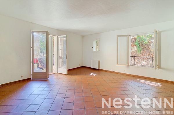À VENDRE DRAGUIGNAN CENTRE VILLE Appartement T3 loué avec balcon