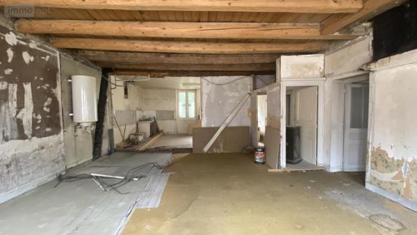 Immeuble à vendre à Nantua dans l'Ain (01130), ref : 01048-237