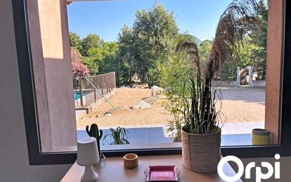 Maison à vendre    3 pièces •  Zonza