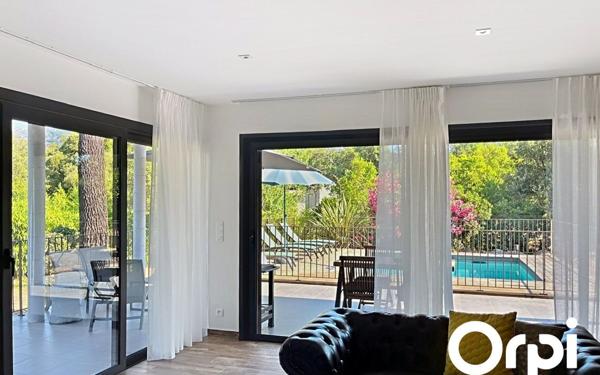 Maison à vendre    3 pièces •  Zonza