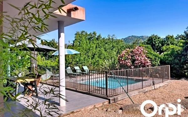 Maison à vendre    3 pièces •  Zonza