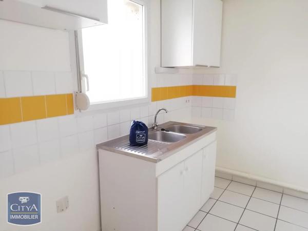 Appartement à louer 3 pièces 67.93m² Ruaudin (72230)