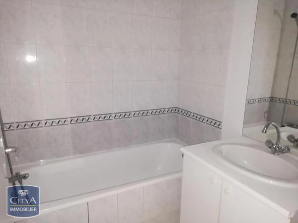 Appartement à louer 3 pièces 67.93m² Ruaudin (72230)
