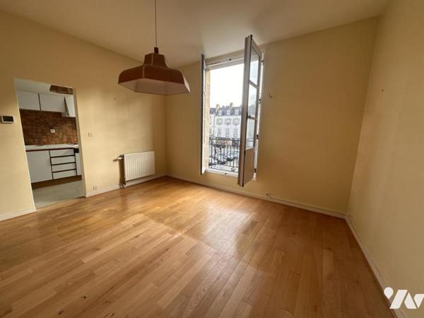 VANNES Centre ville, T2 2ème étage sans ascenseur