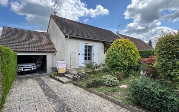 Maison à vendre    3 pièces •  Saint-Aignan