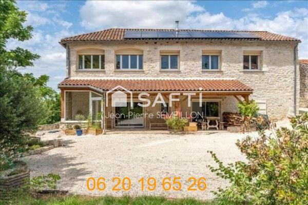 Maison en pierre 17ème siècle 250 M² terrain boisé 8000 M²