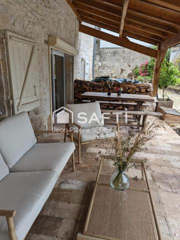 Maison en pierre 17ème siècle 250 M² terrain boisé 8000 M²