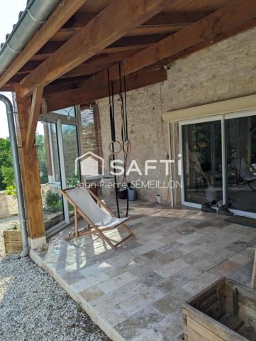 Maison en pierre 17ème siècle 250 M² terrain boisé 8000 M²