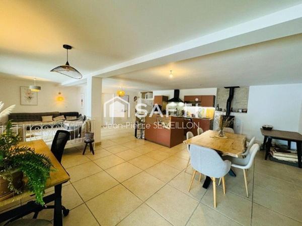 Maison en pierre 17ème siècle 250 M² terrain boisé 8000 M²