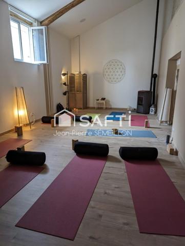 Maison en pierre 17ème siècle 250 M² terrain boisé 8000 M²