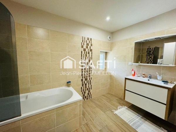 Maison en pierre 17ème siècle 250 M² terrain boisé 8000 M²