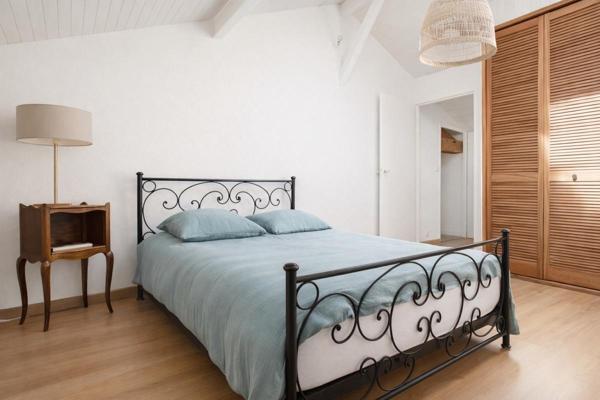maison en pierre rénovée 204 m², parc arboré, dépendances 15 mn de NIORT