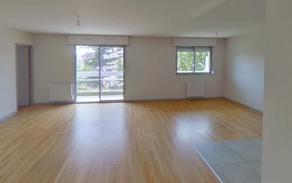 VILLEURBANNE – à vendre T4, 3 chambres, traversant rénové de 90 m² avec balcon, cave