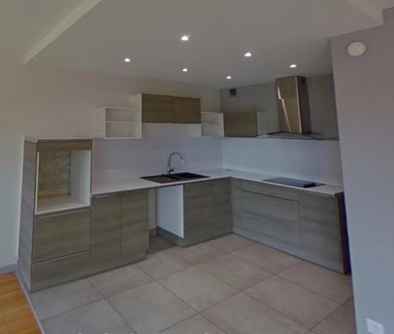 VILLEURBANNE – à vendre T4, 3 chambres, traversant rénové de 90 m² avec balcon, cave