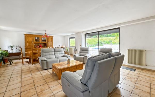 Maison à vendre    5 pièces • 171 m2 Atur