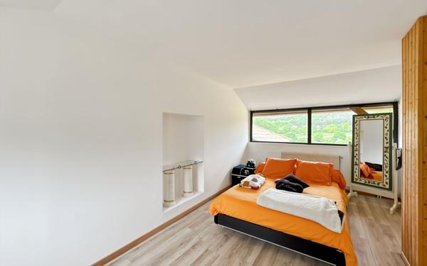 Maison à vendre    5 pièces • 171 m2 Atur