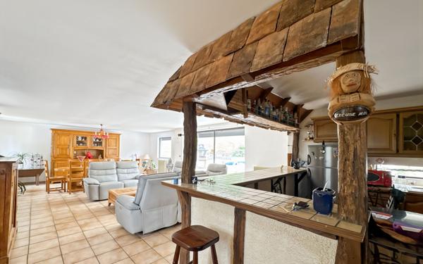 Maison à vendre    5 pièces • 171 m2 Atur