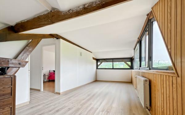 Maison à vendre    5 pièces • 171 m2 Atur