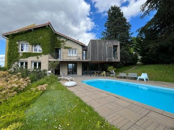 Maison 210 m2 habitables sur parcelle 1542 m2