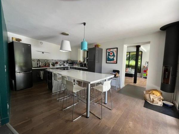 Maison 210 m2 habitables sur parcelle 1542 m2