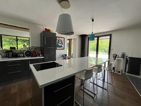 Maison 210 m2 habitables sur parcelle 1542 m2