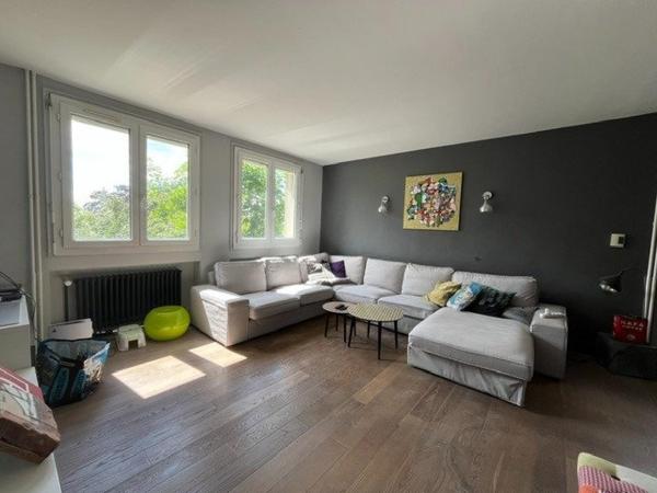 Maison 210 m2 habitables sur parcelle 1542 m2