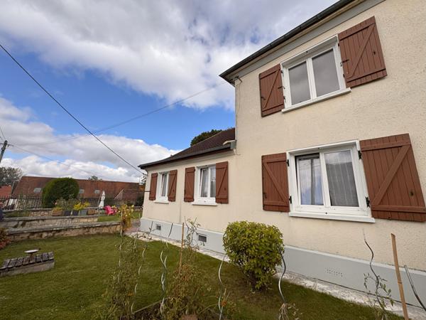 Maison 5 pièces, Salon, Cuisine, Salle à manger, 3 chambres, Salle de bains, Grenier, Garage, Cave, Jardin