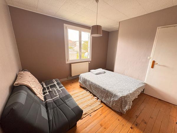 Maison 5 pièces, Salon, Cuisine, Salle à manger, 3 chambres, Salle de bains, Grenier, Garage, Cave, Jardin