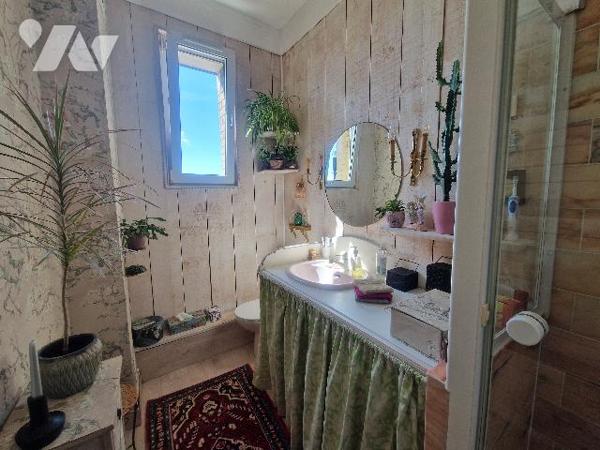 DIEPPE appartement de 97.35 m², 5ème étage, 2 chambres, 1 place de parking.