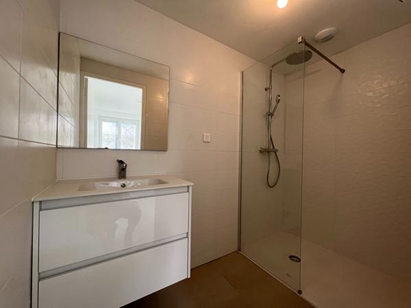 Maison rénovée avec locataires en place - Bourg de Carquefou
