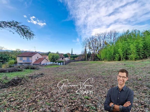 Terrain viabilisé, constructible et divisible