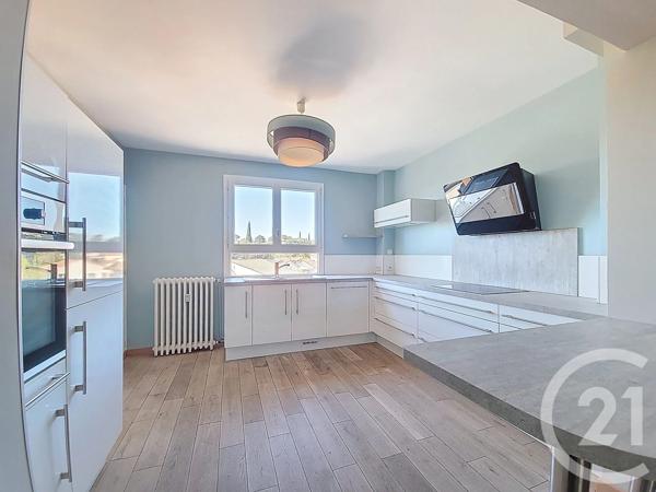 Appartement F3 à vendre  3 pièces - 90,96 m 2   VILLENEUVE LES AVIGNON  - 30