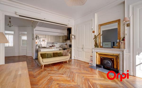 Appartement à vendre    4 pièces • 120,77 m2 Lyon 6