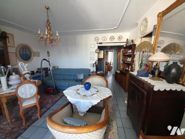 Appartement T3 avec loggia et balcon au 2eme étage, cave et emplacement parking privatif
