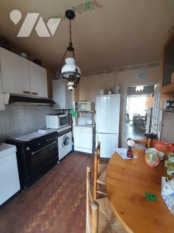 Appartement T3 avec loggia et balcon au 2eme étage, cave et emplacement parking privatif