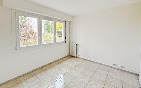 Appartement à louer    2 pièces • 44,98 m2 Évry