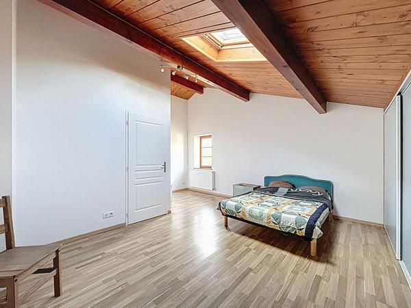 Charmante maison de140m² à proximités des commerces et écoles avec dépendance sur un terrain de 1100m²