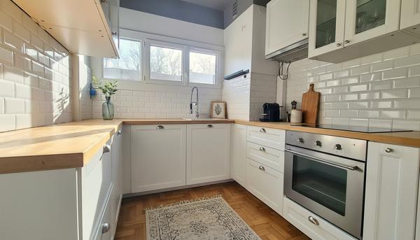 T4 pièces avec balcon et parking