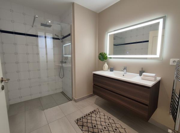 T4 pièces avec balcon et parking