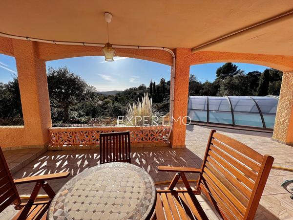La Londe-les-Maures (83250) Villa avec vue dégagée sur le domaine de Valcros