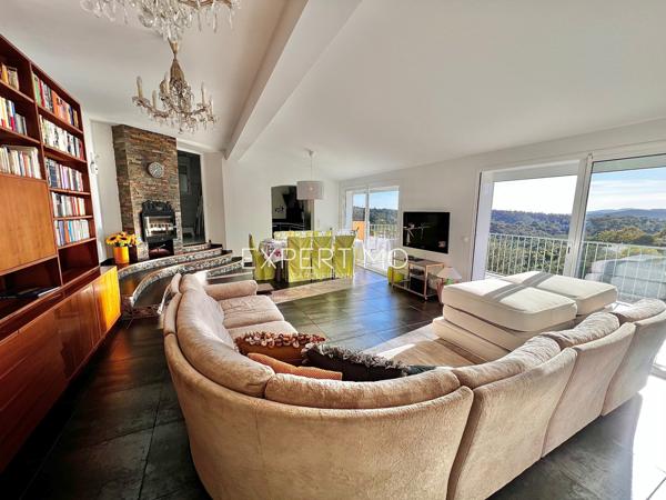 La Londe-les-Maures (83250) Villa avec vue dégagée sur le domaine de Valcros