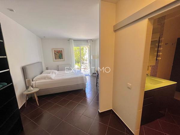 La Londe-les-Maures (83250) Villa avec vue dégagée sur le domaine de Valcros