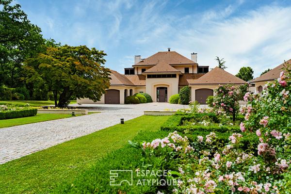 Maison d’architecte avec piscine chauffée et vue sur la vallée
