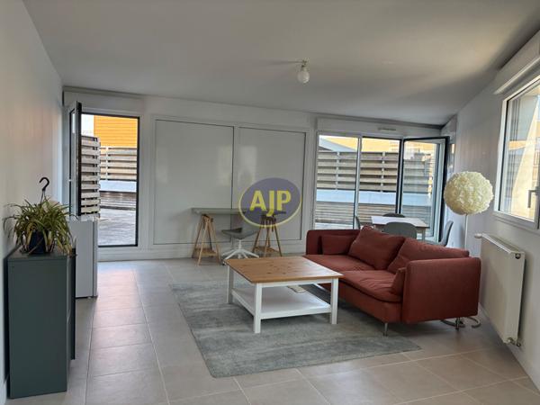 Appartement à louer Bordeaux : 3 pièces, 81m² avec 2 chambre(s) à 1 380€ - AJP Immobilier Bordeaux Nansouty