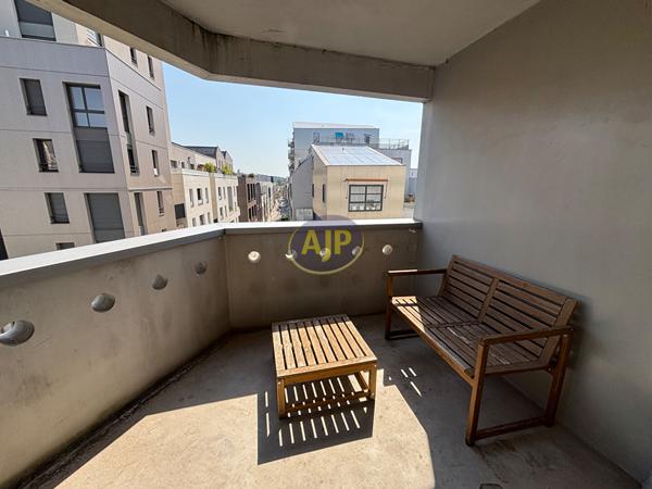 Appartement à louer Bordeaux : 3 pièces, 81m² avec 2 chambre(s) à 1 380€ - AJP Immobilier Bordeaux Nansouty